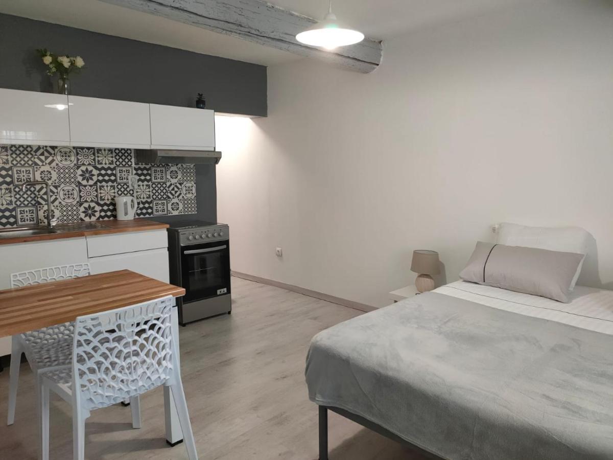 Studio Entier Saint-Laurent-dʼAigouze Esterno foto